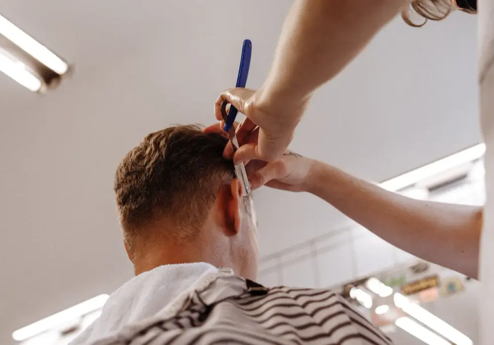 Damski undercut - komu pasuje i jak go nosić?