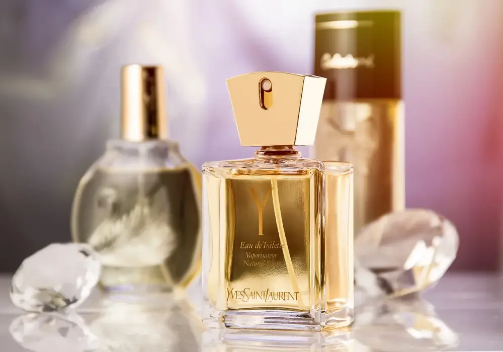 Gdzie wyrzucić butelkę po perfumach? Oto co musisz wiedzieć